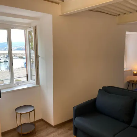 Al Fronte Mare Suites Apartments Muggia Exterior photo