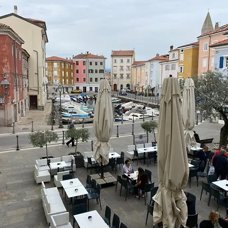 Al Fronte Mare Suites Apartments Muggia Exterior photo