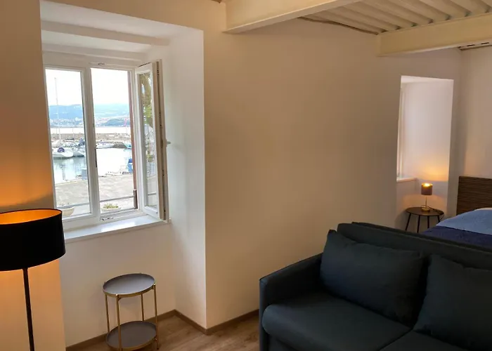 Al Fronte Mare Suites Apartments